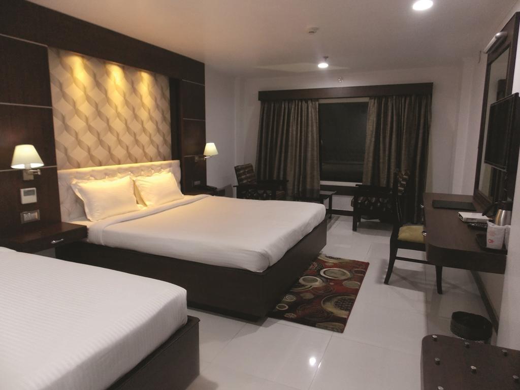 Airport City Hotel Kolkata Room photo